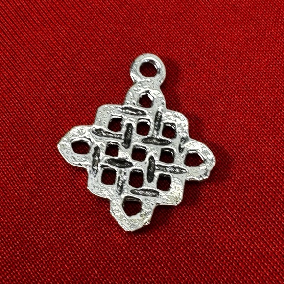 Antique Silver Tone Celtic Knot Charm Pendant - Picture 2 of 4